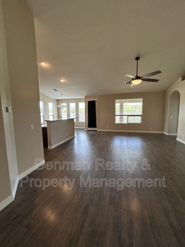 Building Photo - 4843 S Brice