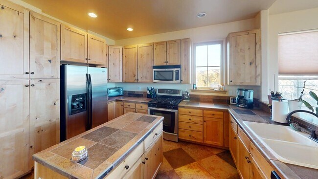 Building Photo - 169 Wildhorse