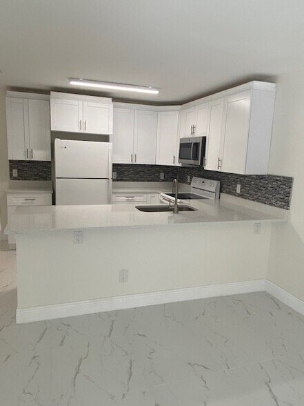 Building Photo - 1169 Lake McGregor Dr