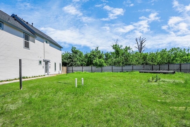 Building Photo - 1053 Glenn Ave