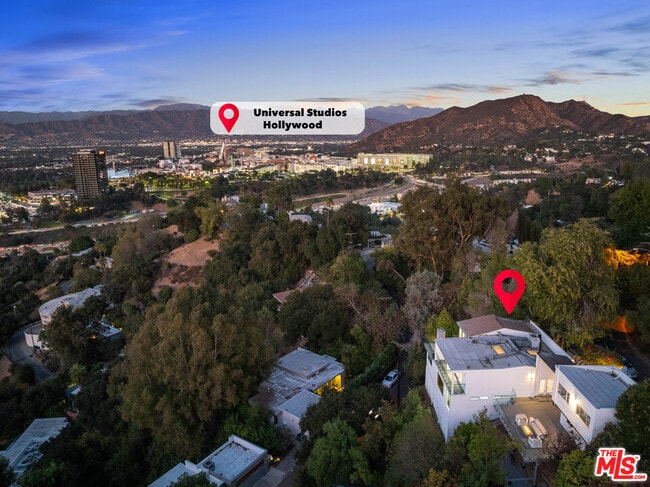 Building Photo - 3541 Multiview Dr