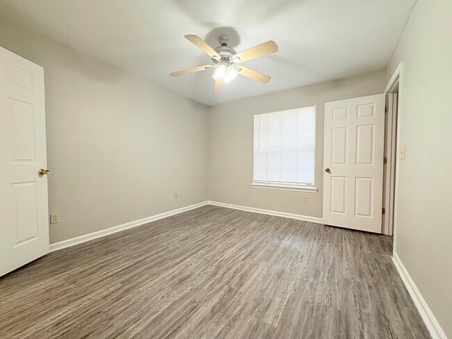 Building Photo - 3910 Gaffney Loop