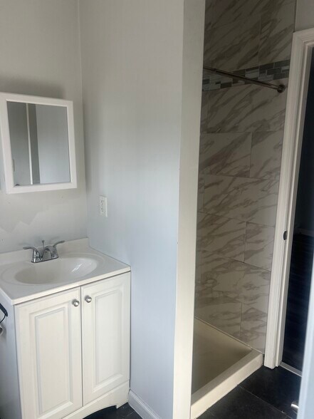 Building Photo - 505 Arsan Ave