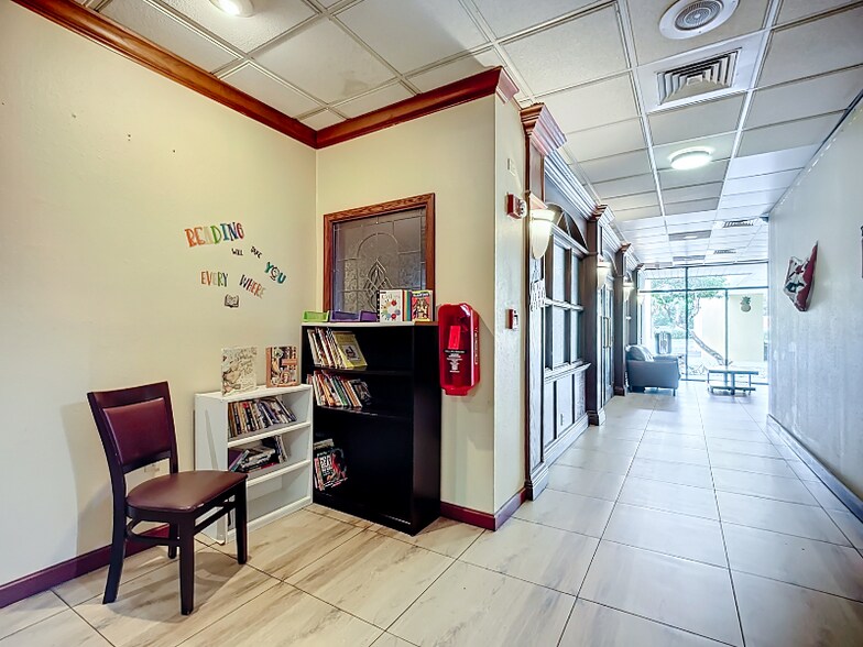 Building Photo - 910 Suemac Rd