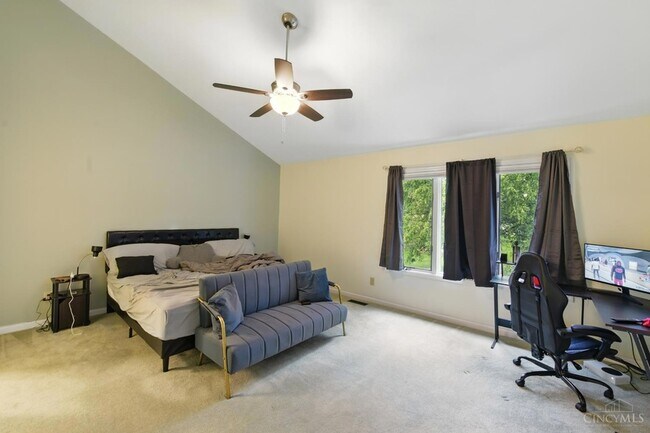 Building Photo - 5 Waterview Ct