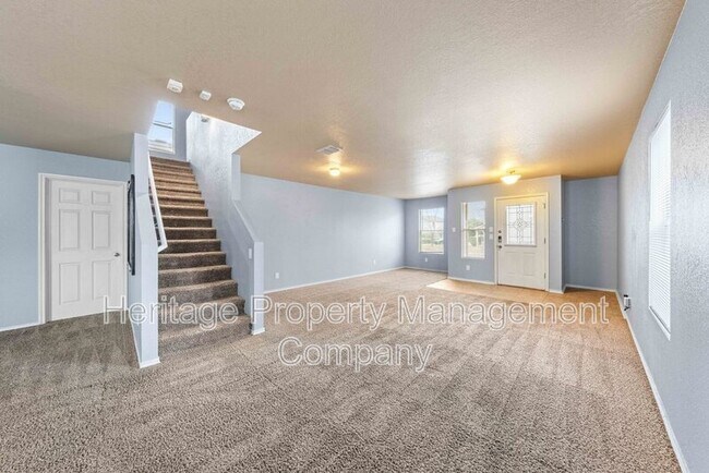 Building Photo - 915 Ridingate Farm