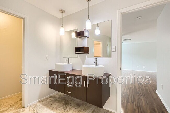 Building Photo - 11426 Bristle Oak Trail