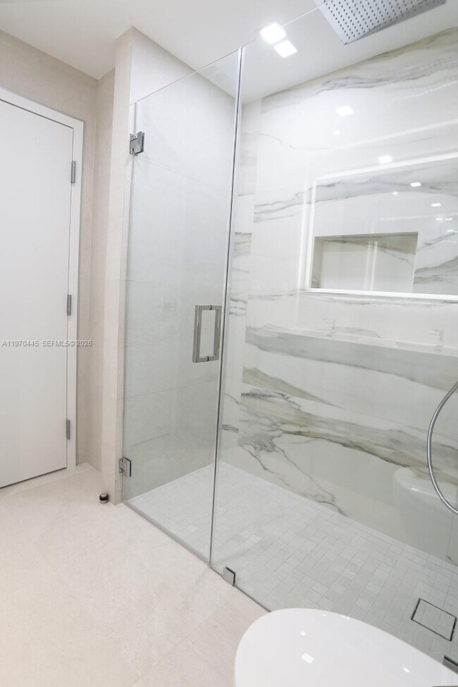 Building Photo - 11 Island Ave