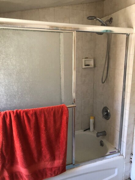 Building Photo - 904 Ackerman Ave