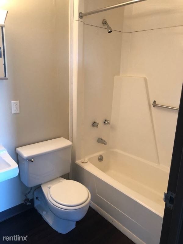 Building Photo - 2727 Lancashire Rd