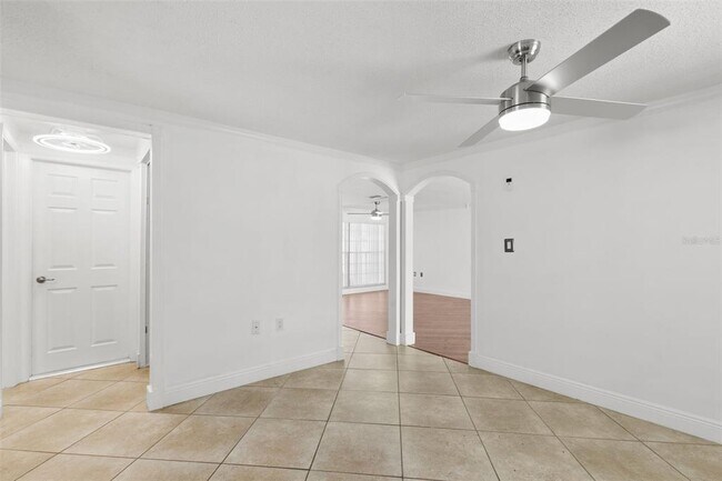 Building Photo - 7114 Parrot Dr