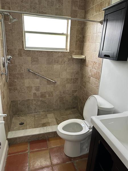 Building Photo - 400 SE 3rd Ave