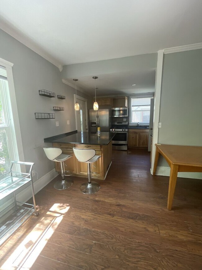 Building Photo - 952 Greenwood Ave