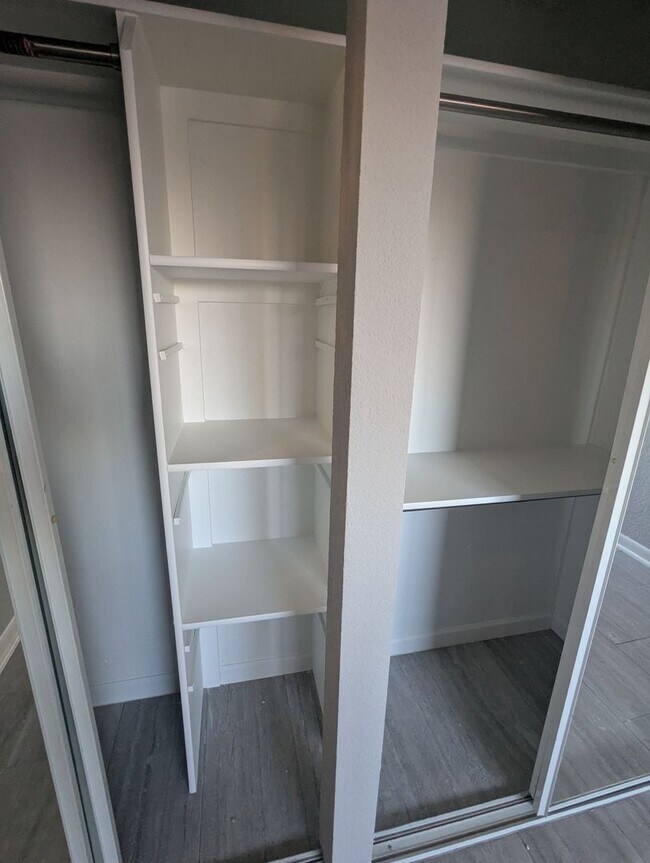 Building Photo - FABULOUS PEARL STREET CONDO IN SECURE BLDG...