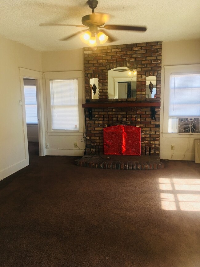 Building Photo - 2-Story Country home!