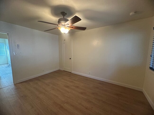 Building Photo - 4767001 /65T