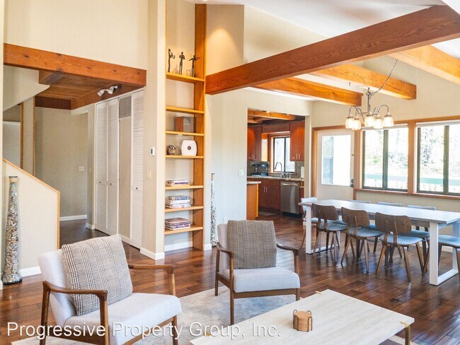 Building Photo - 4 br, 2.5 bath House - 5561 Yerba Buena Road