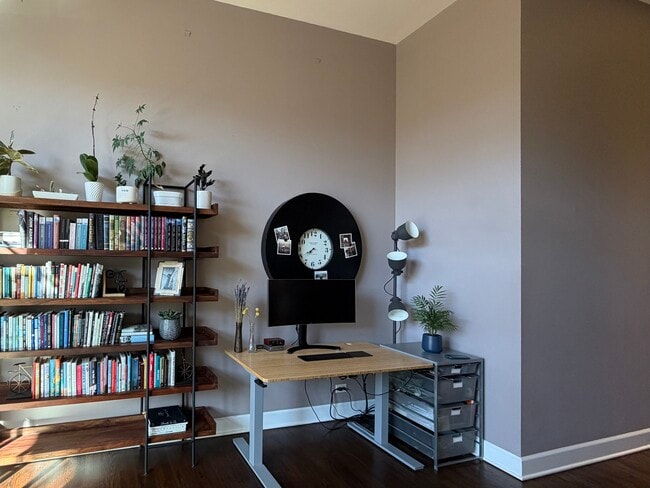 Building Photo - 25 N Downing St