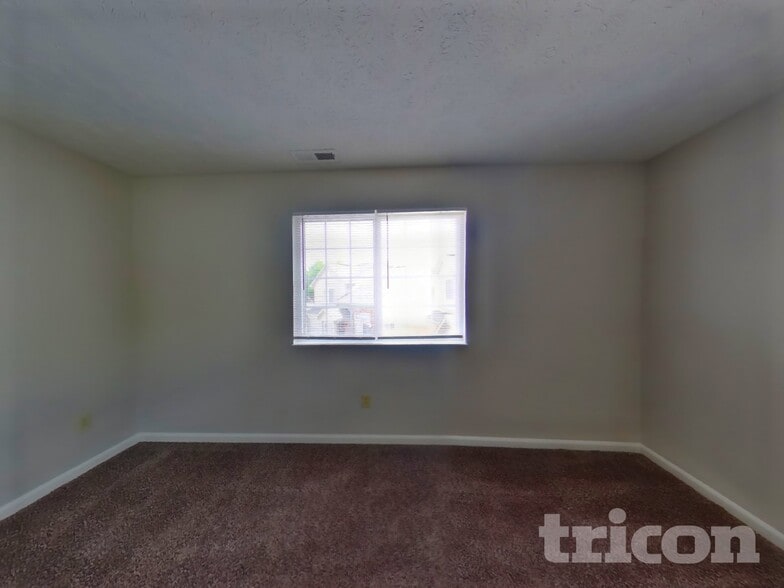 Building Photo - 569 Stobus Dr