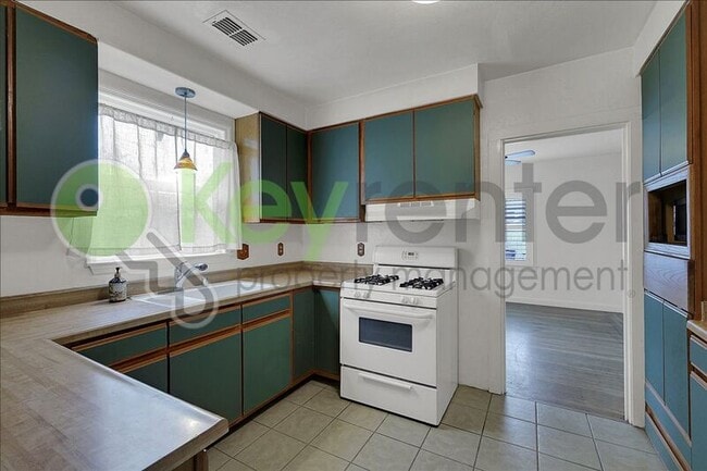 Building Photo - 2630 X St