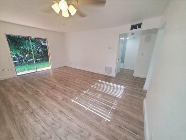 Building Photo - 9203 NW 38th Dr