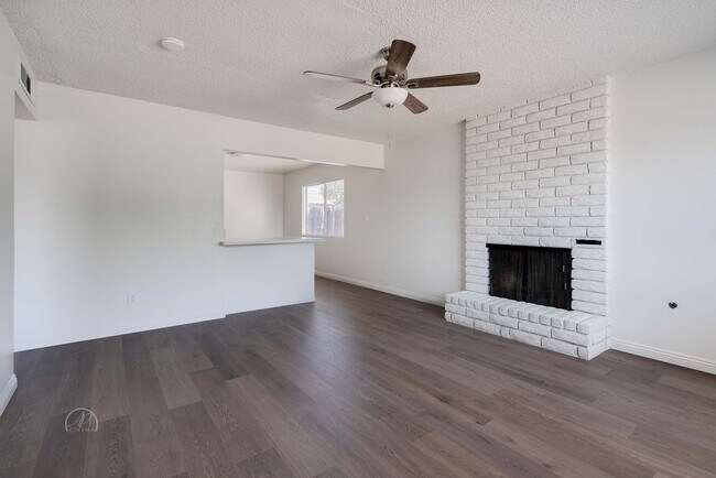 Building Photo - 1716 3rd St