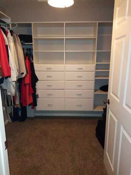 Walk In Closet - 2012 11th Ave SE