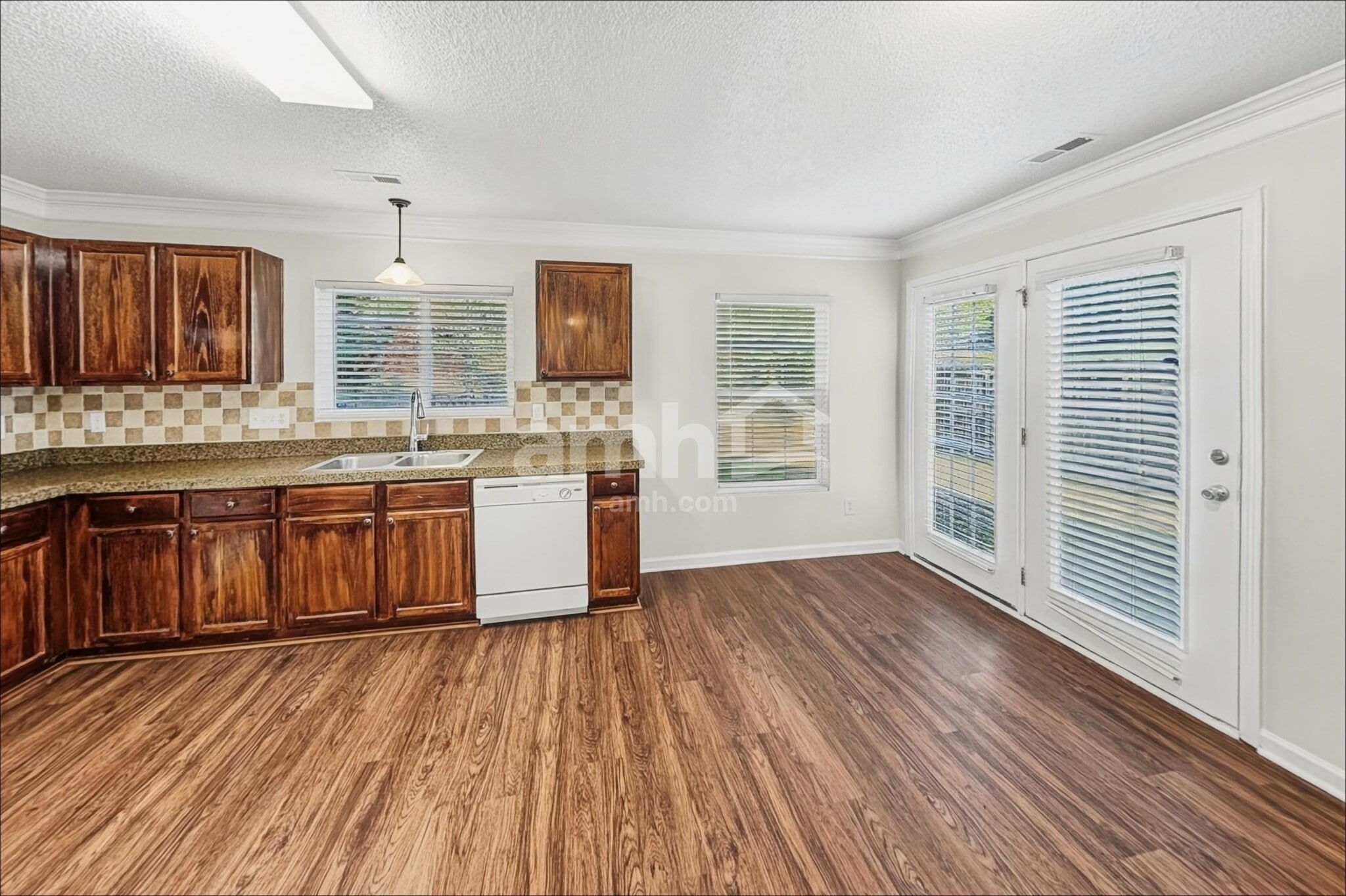 Building Photo - 417 Magna Dr
