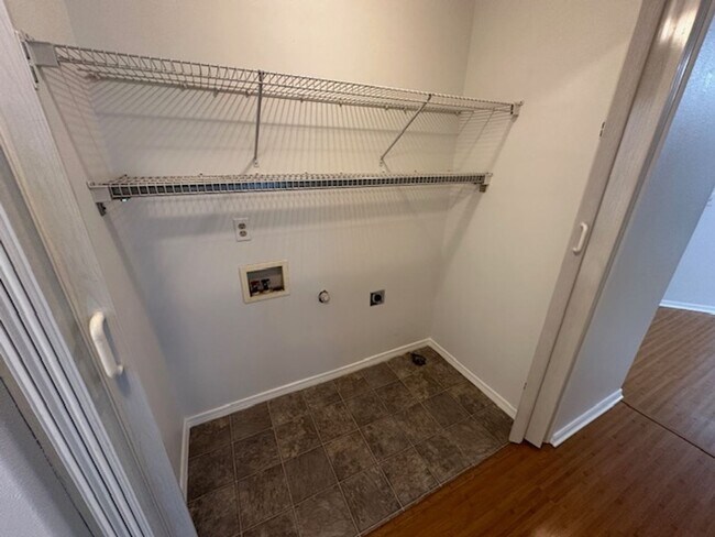 Building Photo - Duplex for rent