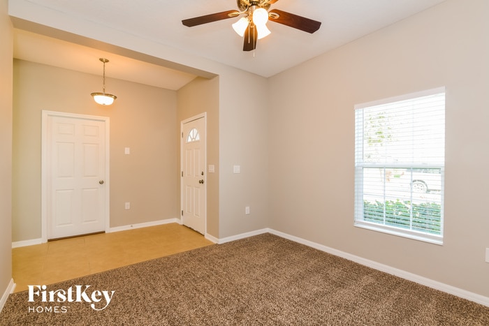 Building Photo - 2481 Sanderling St