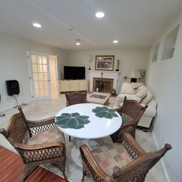 Eating Area - 8412 Bells Mill Rd