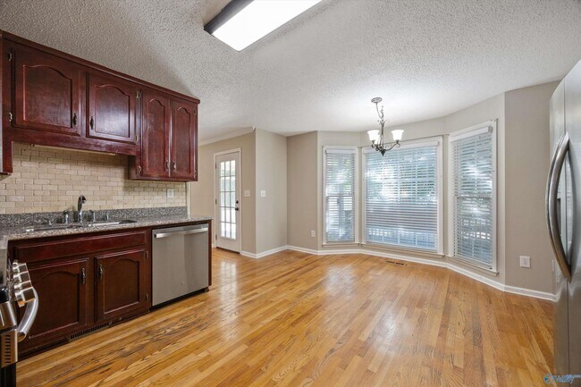 Building Photo - 115 Medicine Bend Ct