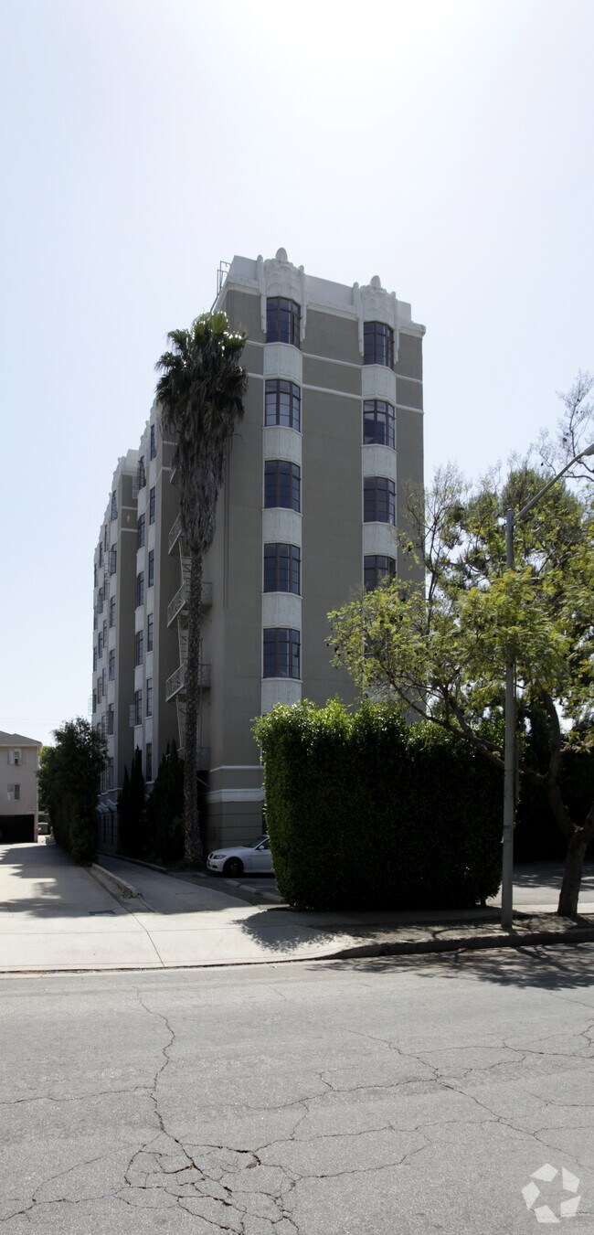 Hayworth Tower 1314 N Hayworth Ave Los Angeles CA 90046 Apartment