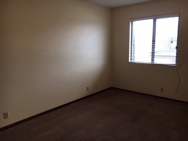 Building Photo - 659 Faidley Pl