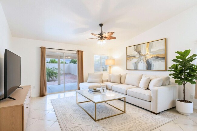 Building Photo - 329 S 161st Ln