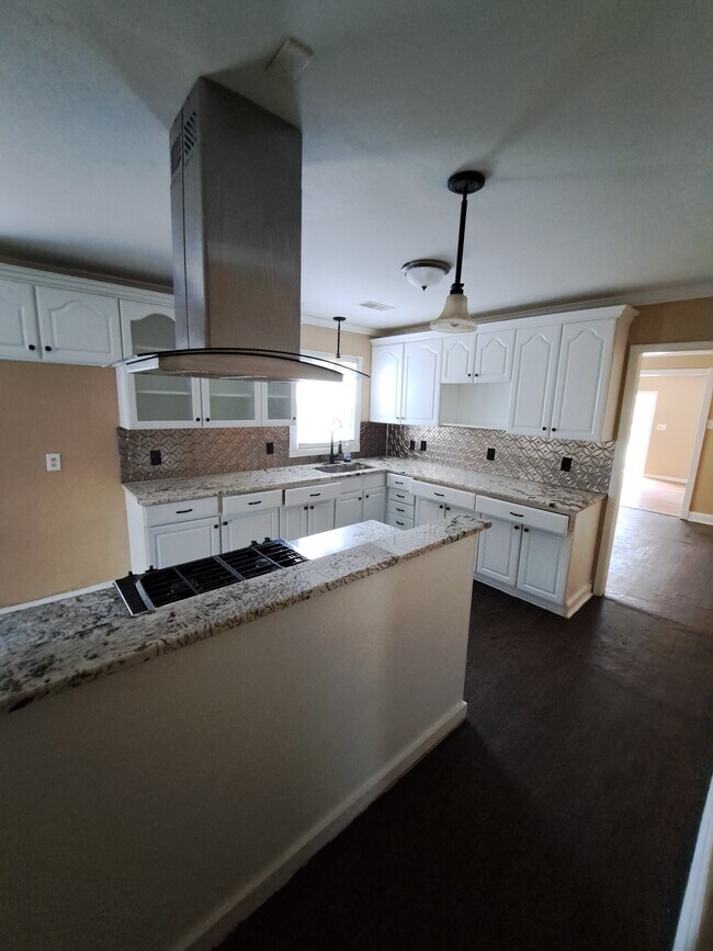 Building Photo - 5740 Pilgrim Ave