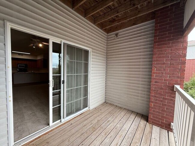 Building Photo - $1,300| 2 Bedroom, 1 Bathroom Condo | No P...