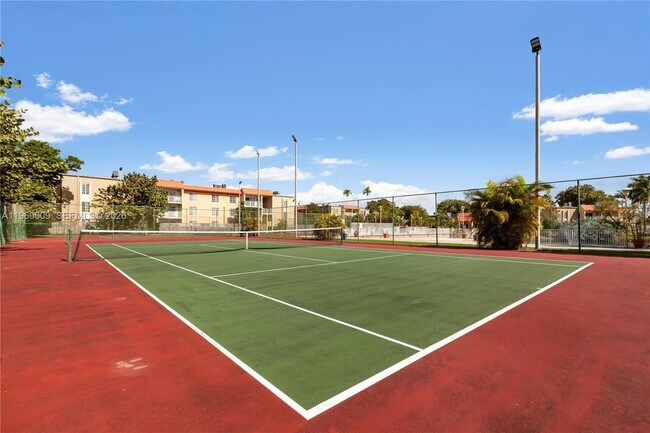 Building Photo - 4910 NW 79th Ave