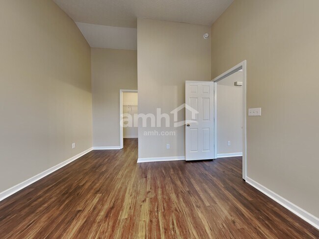 Building Photo - 542 Kennard Ln