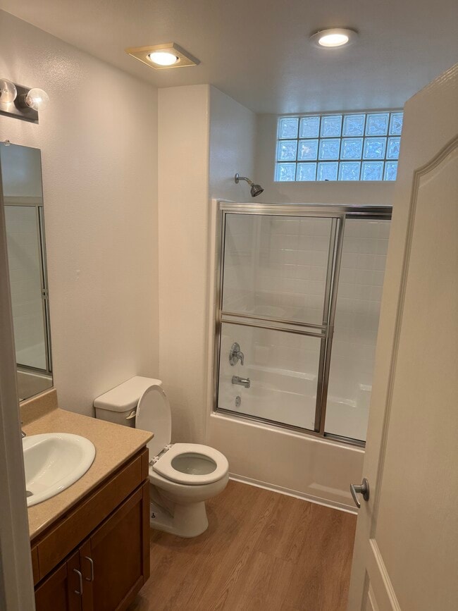 Building Photo - 4060 Glencoe Ave