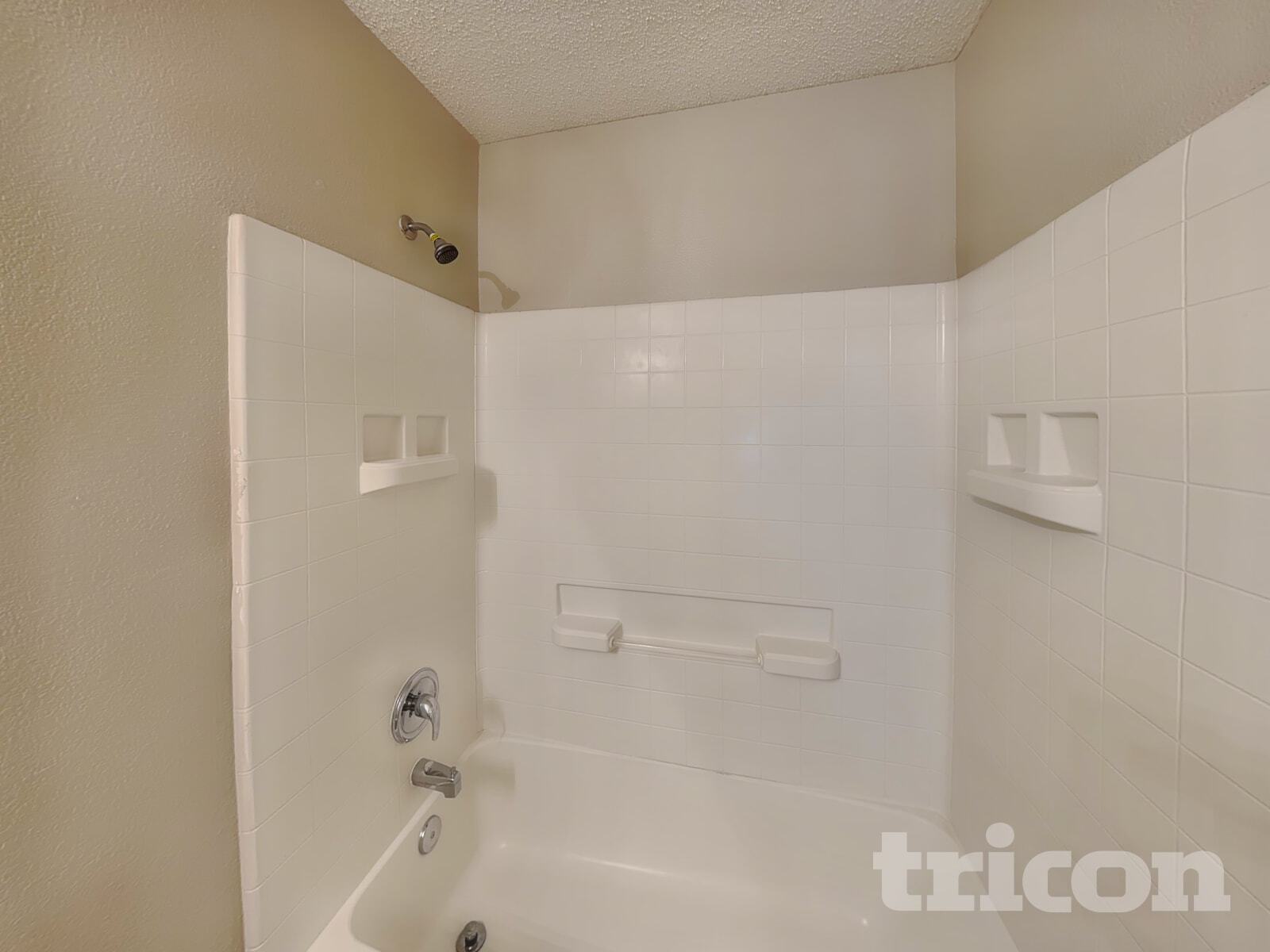 Building Photo - 210 Vivian Dr