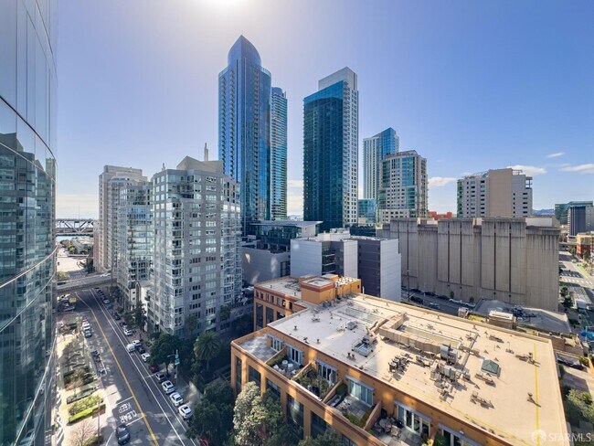 Building Photo - 201 Folsom St