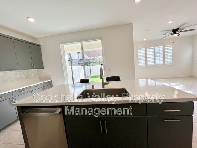 Building Photo - 76279 Cambridge Dr