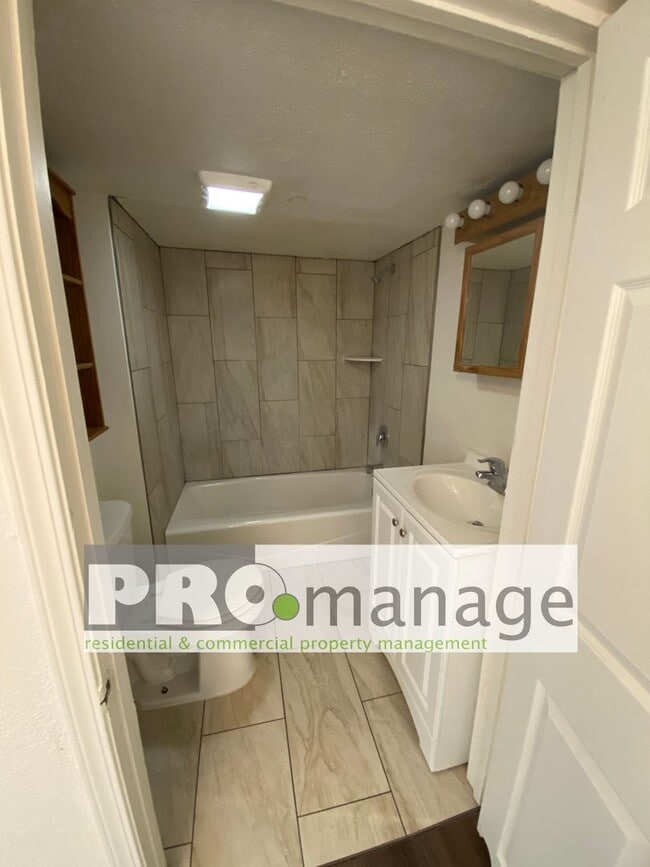 Building Photo - 399 W 17th St