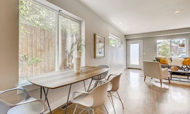 Building Photo - 1334 Osceola St