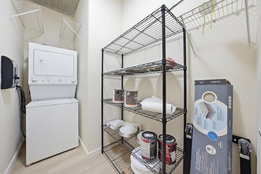 Building Photo - 1620 S Michigan Ave