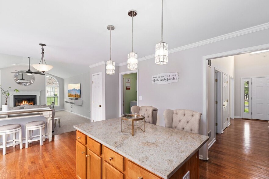 Building Photo - 2190 Beechwood St