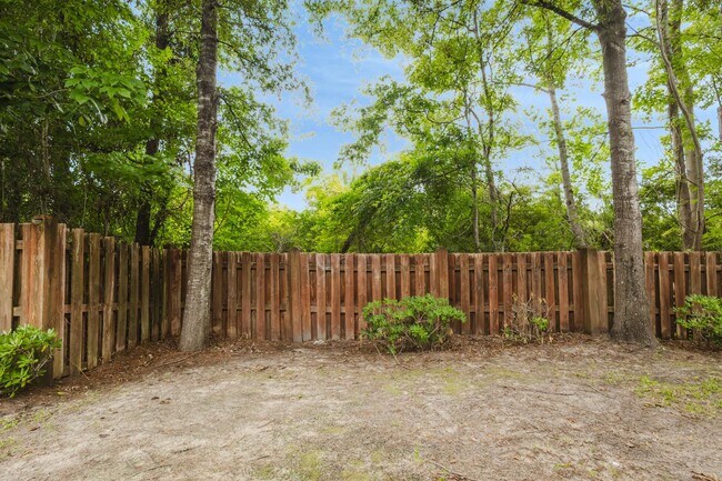 Building Photo - 1698 Low Country Pl