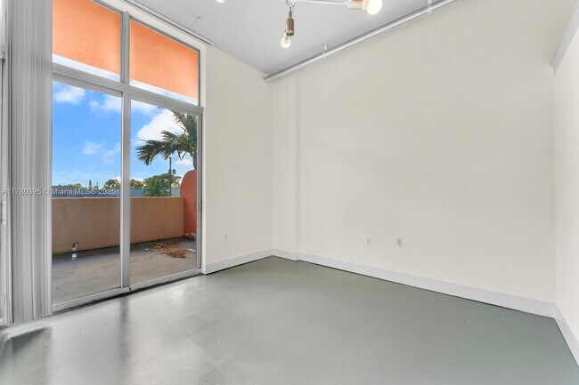 Building Photo - 2100 Van Buren St