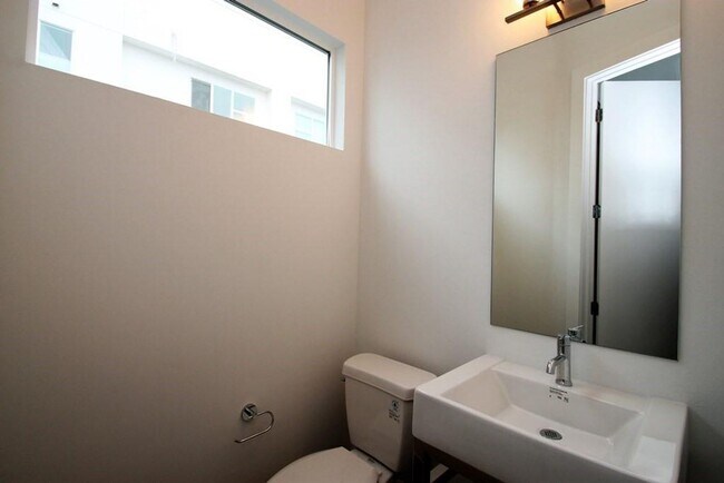 Building Photo - 505 Tillery St